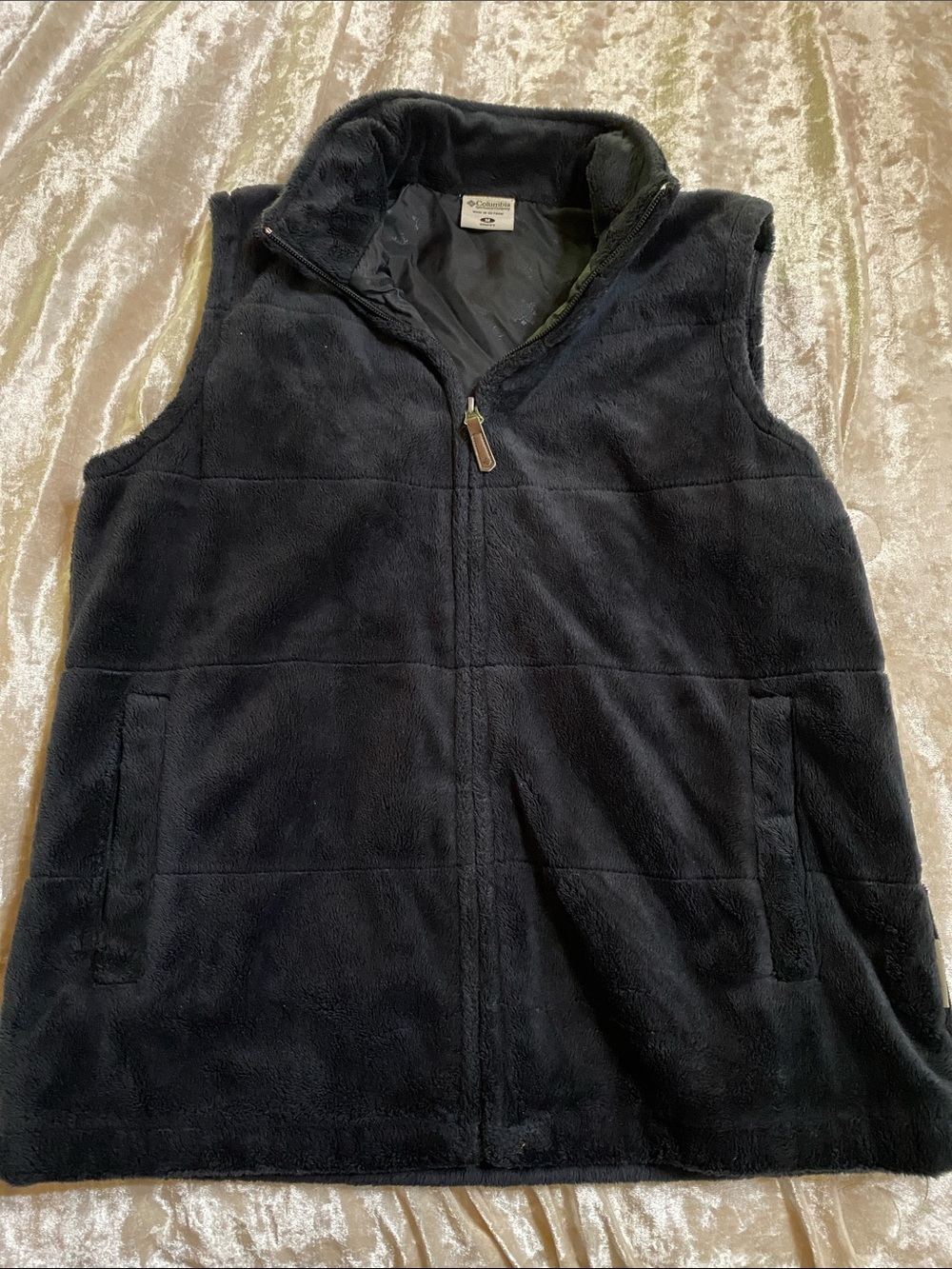 Columbia Men's Black Fleece Vest with Zip Closure
